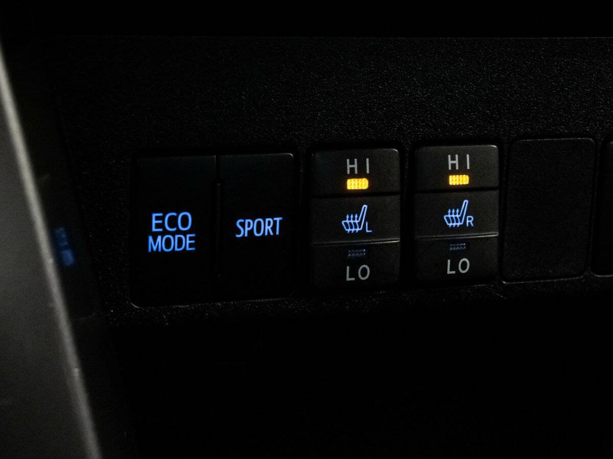 Б/У Тойота Рав4 2017 года. Фото: #12