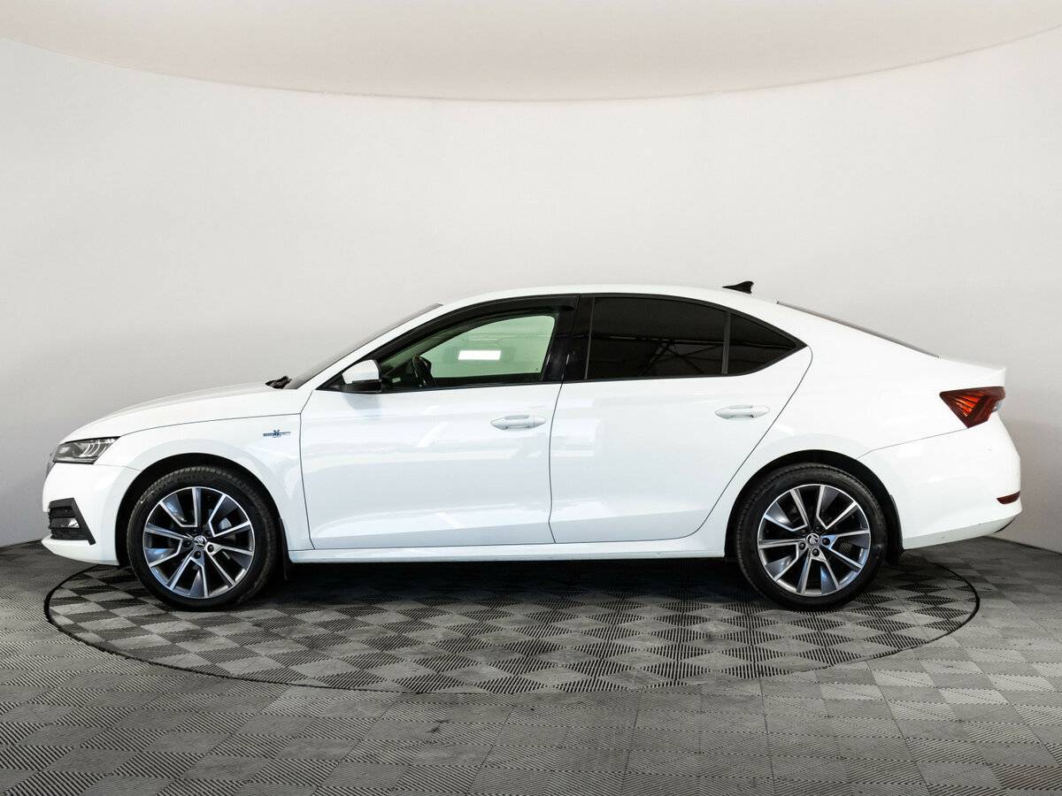 Б/У Шкода Октавия 2021 года. Фото: #7