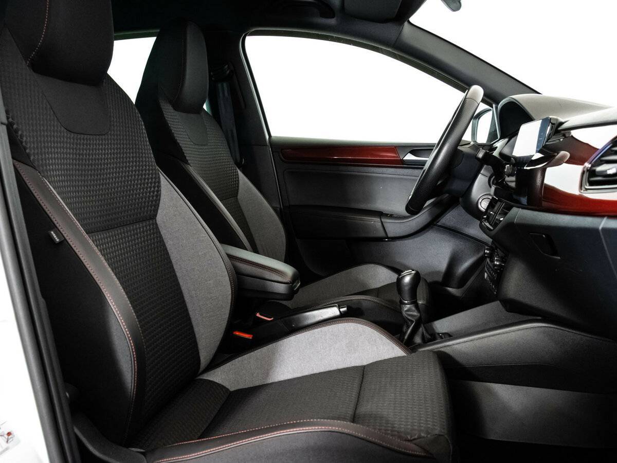 Б/У Фольксваген Поло 2021 года. Фото: #13