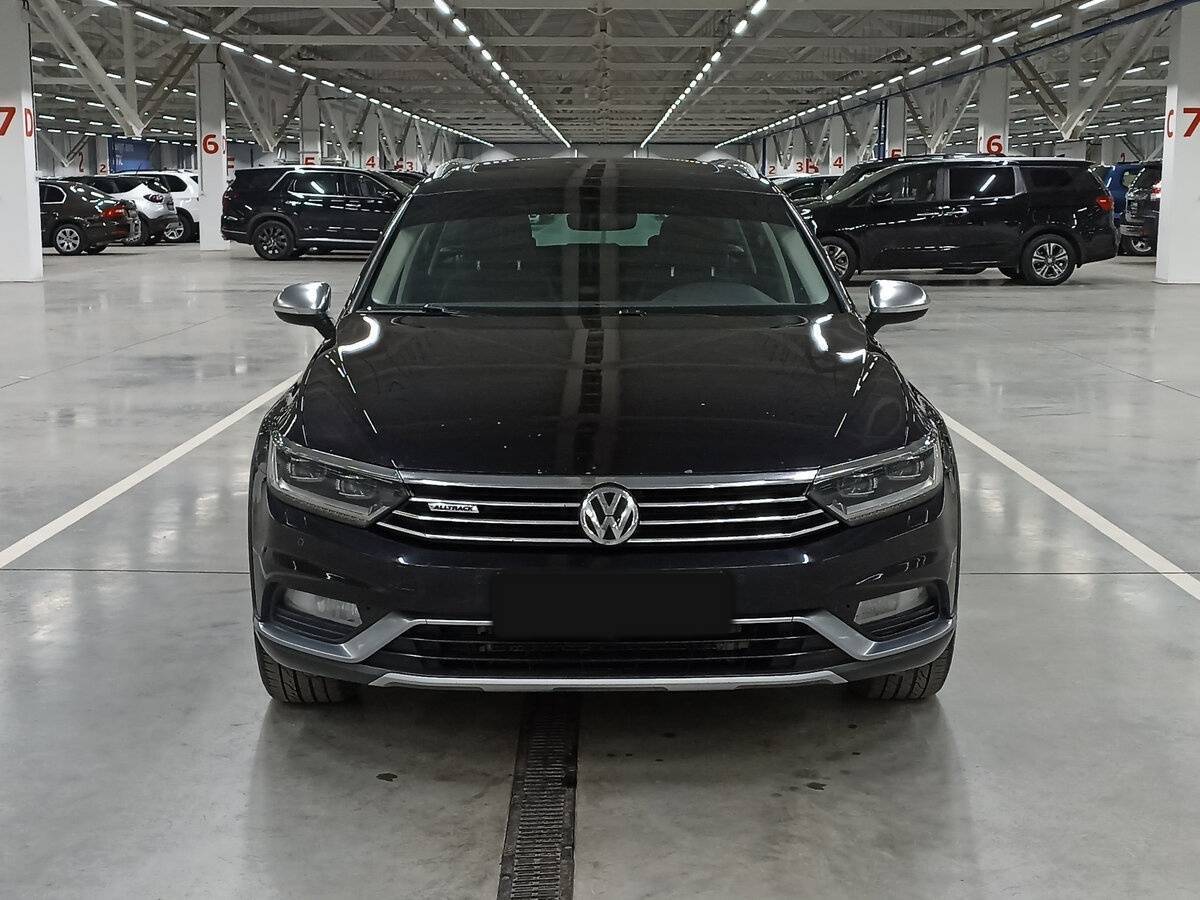 Volkswagen Passat 2018 года с пробегом. Фото: #1