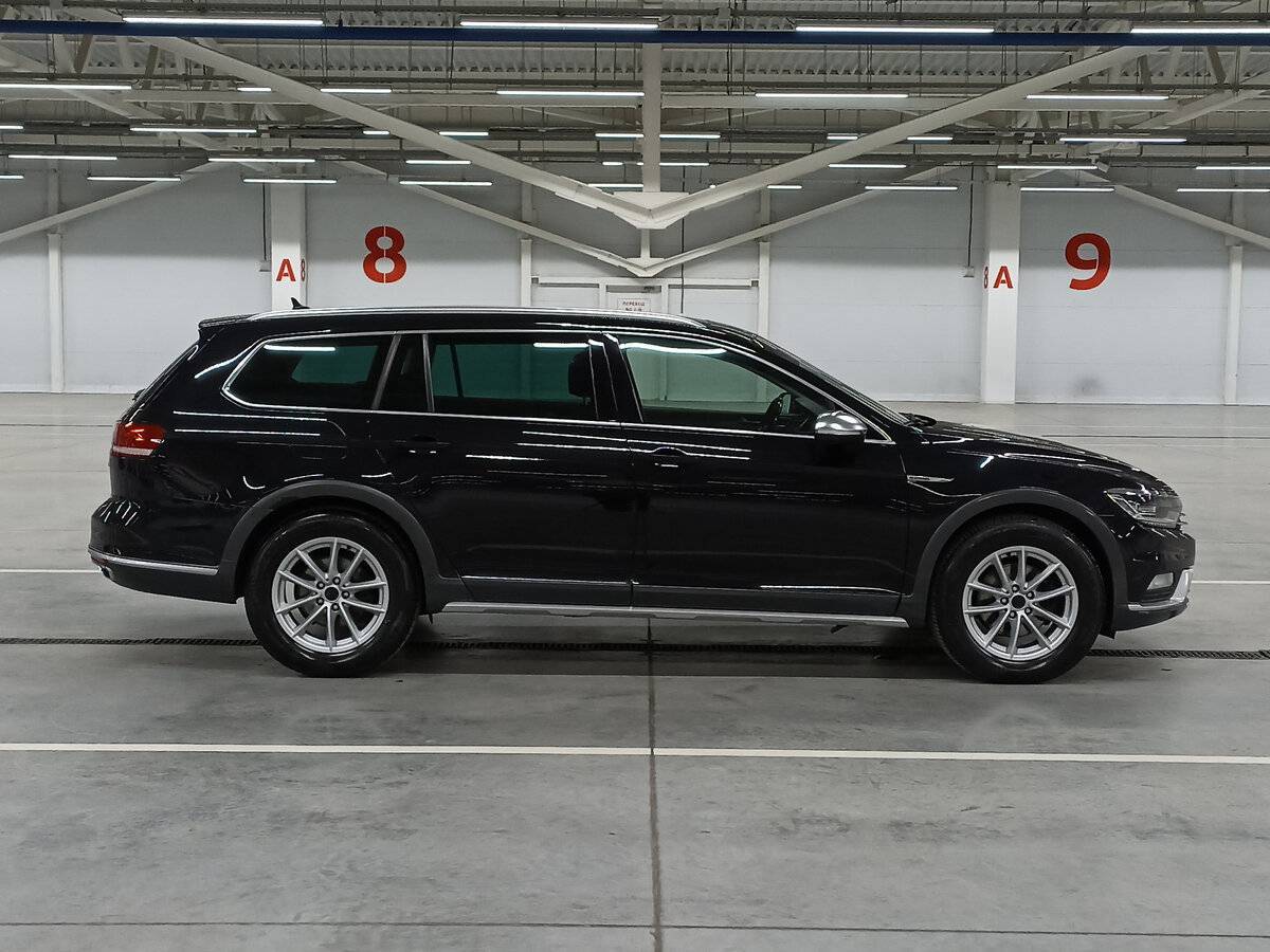 Volkswagen Passat 2018 года с пробегом. Фото: #3