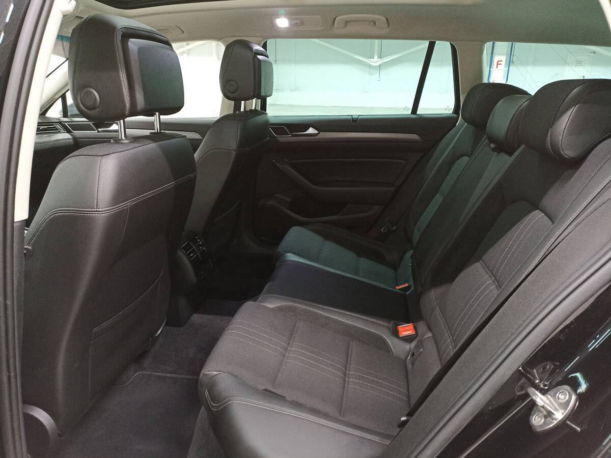 Volkswagen Passat 2018 года с пробегом. Фото: #11