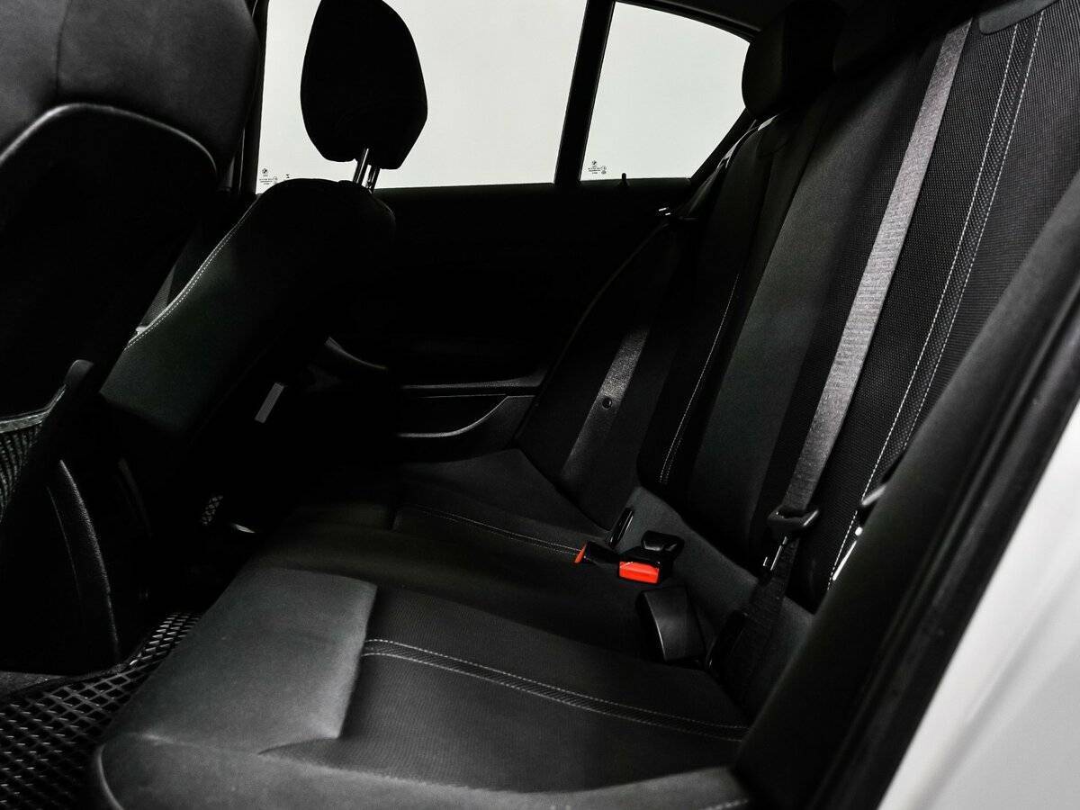 BMW 1 серии 2017 года с пробегом. Фото: #12