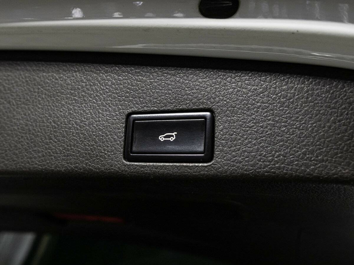 Б/У Фольксваген Туарег 2013 года. Фото: #15