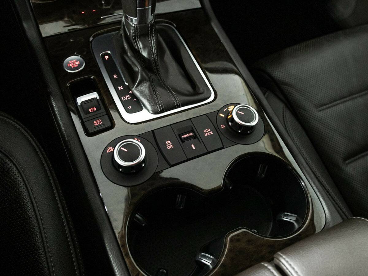 Б/У Фольксваген Туарег 2013 года. Фото: #20