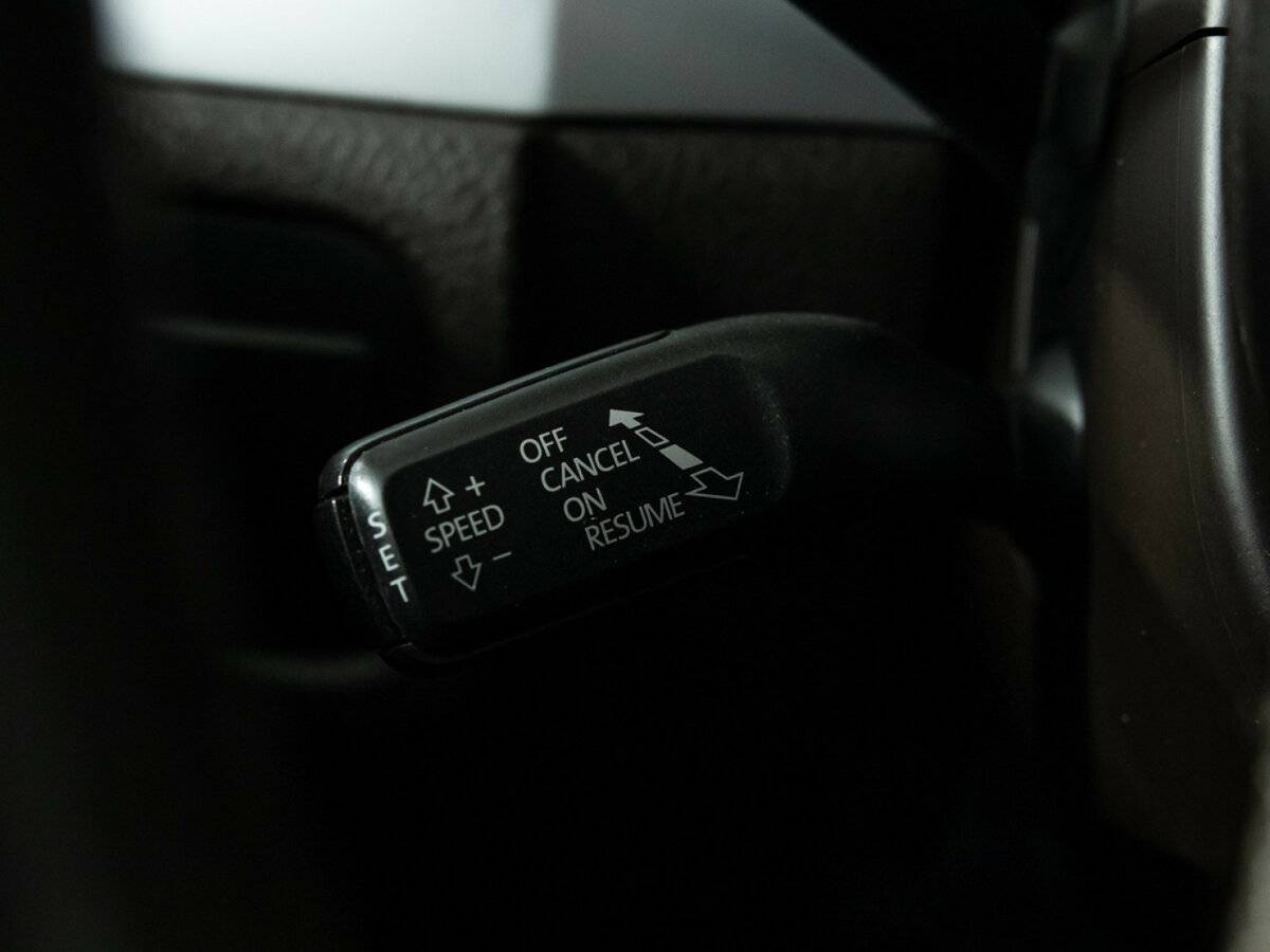 Б/У Фольксваген Туарег 2013 года. Фото: #21