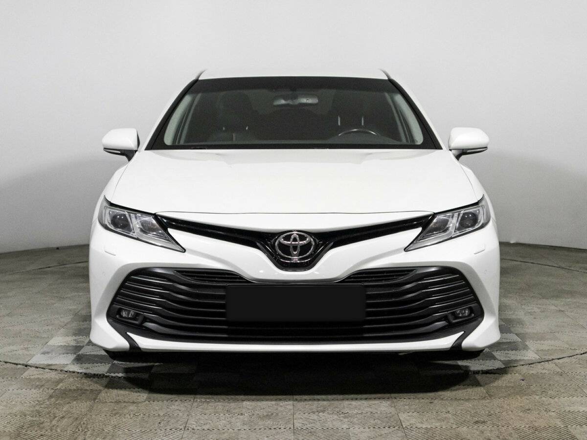 Toyota Camry 2020 года с пробегом. Фото: #1