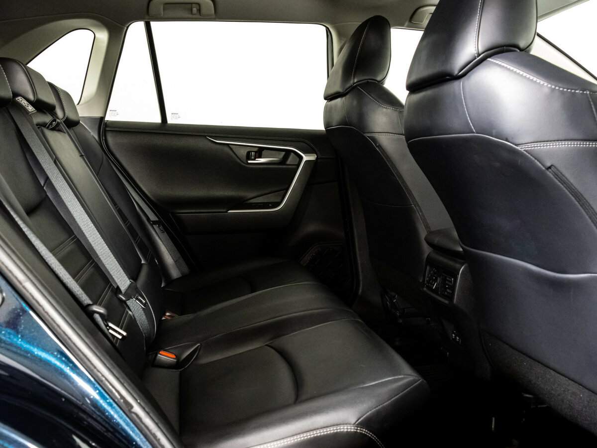 Toyota RAV4 2020 года с пробегом. Фото: #13