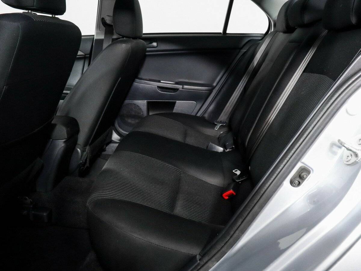 Б/У Митсубиши Лансер 2014 года. Фото: #8