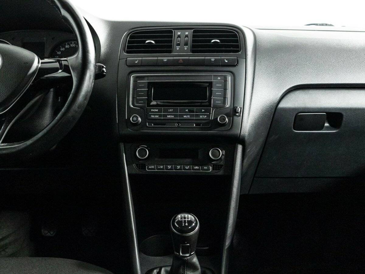 Б/У Фольксваген Поло 2017 года. Фото: #13