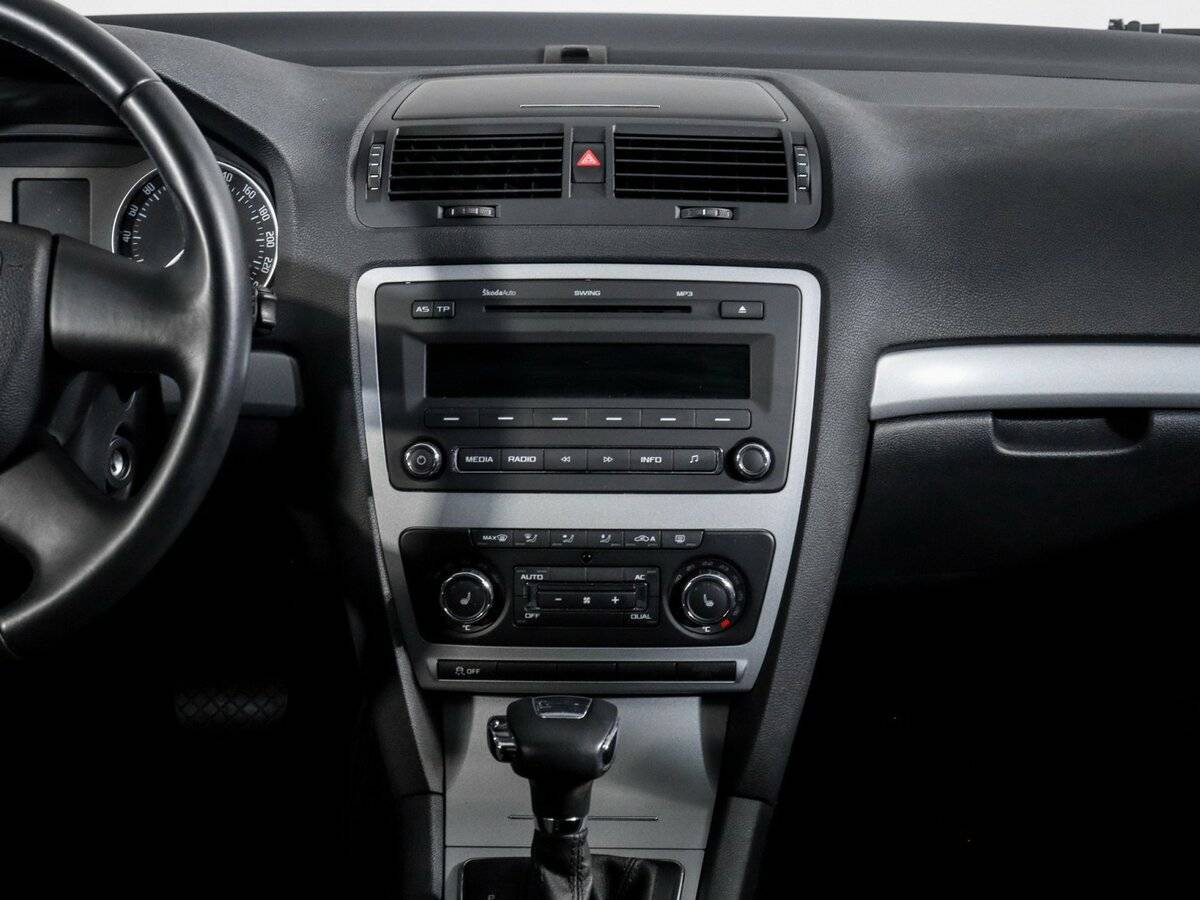 Б/У Шкода Октавия 2012 года. Фото: #10