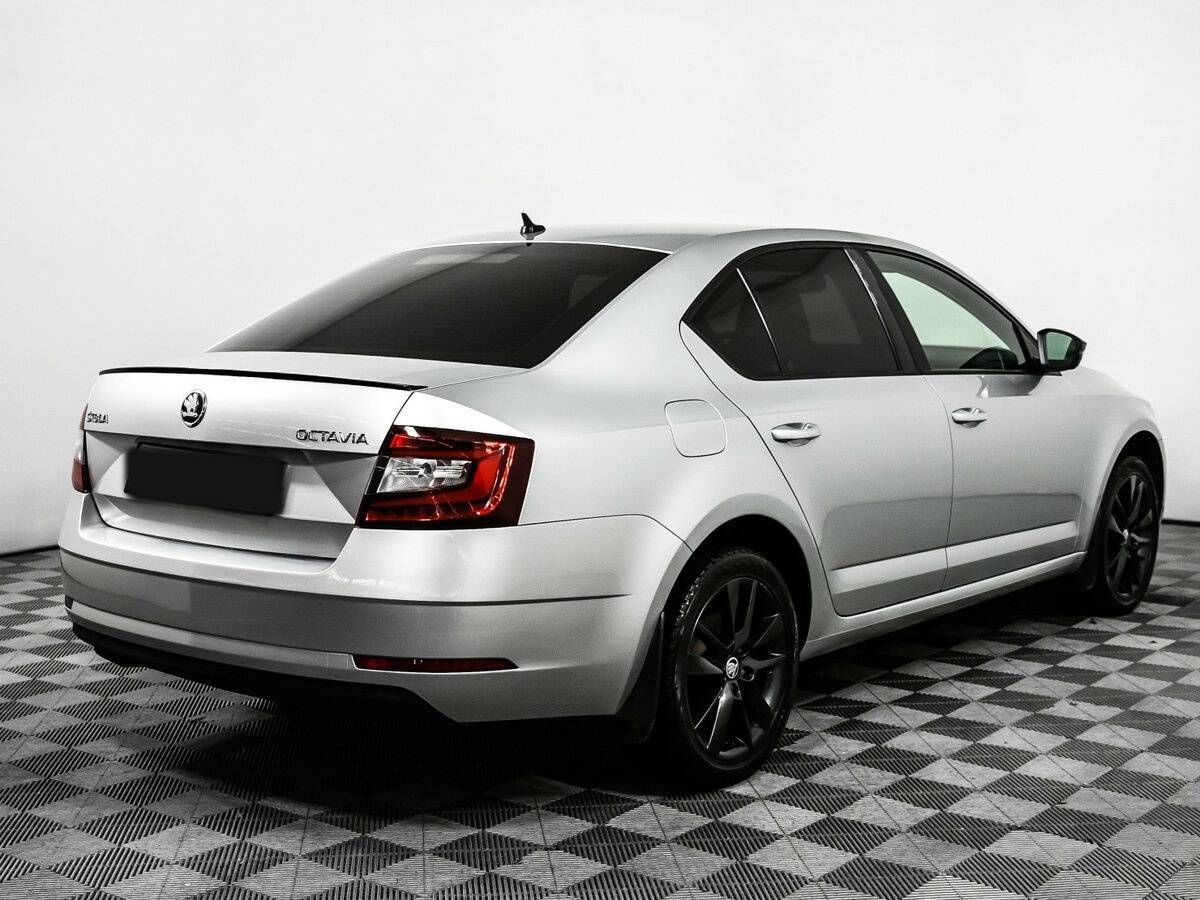 Б/У Шкода Октавия 2017 года. Фото: #4