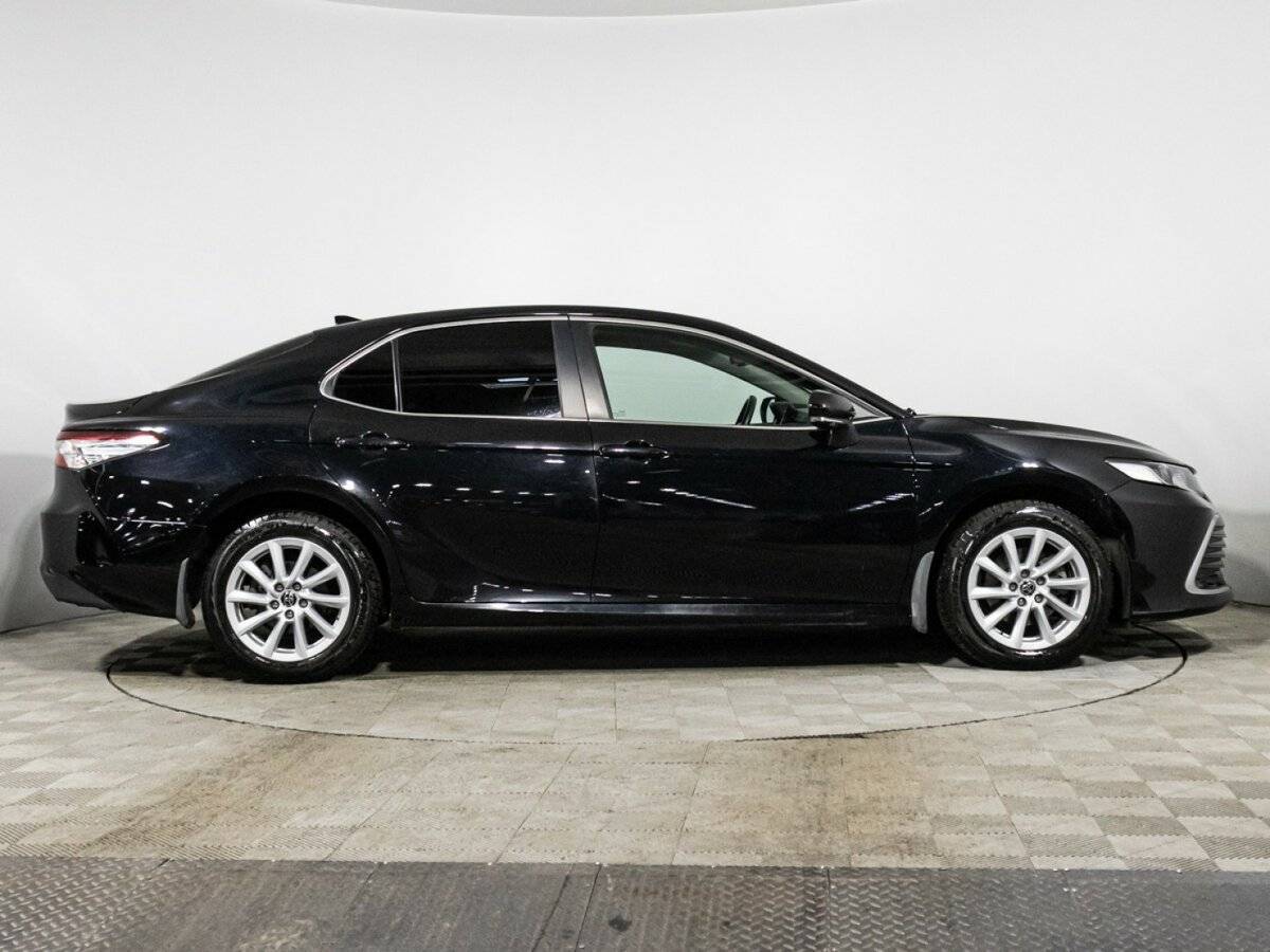 Toyota Camry 2021 года с пробегом. Фото: #3