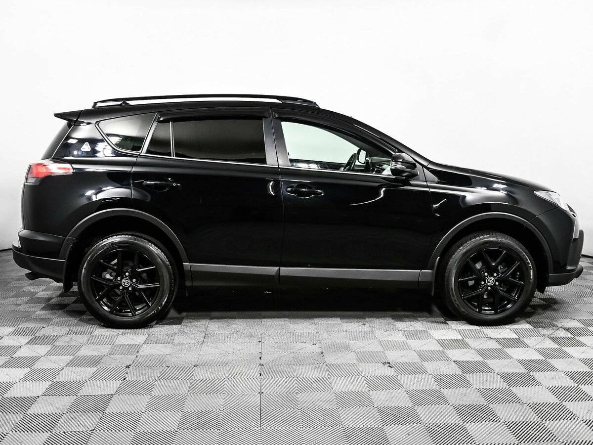 Toyota RAV4 2019 года с пробегом. Фото: #3