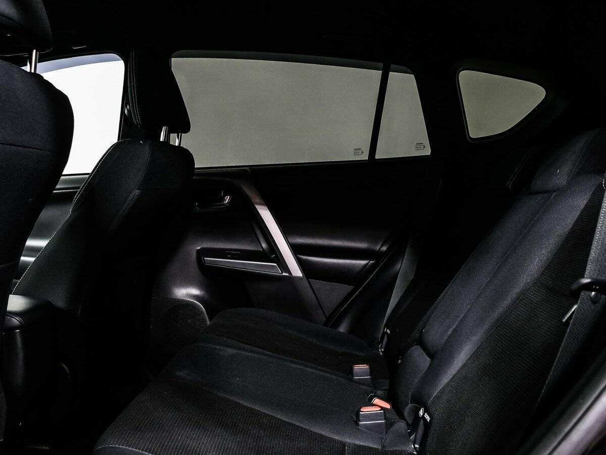 Toyota RAV4 2019 года с пробегом. Фото: #12