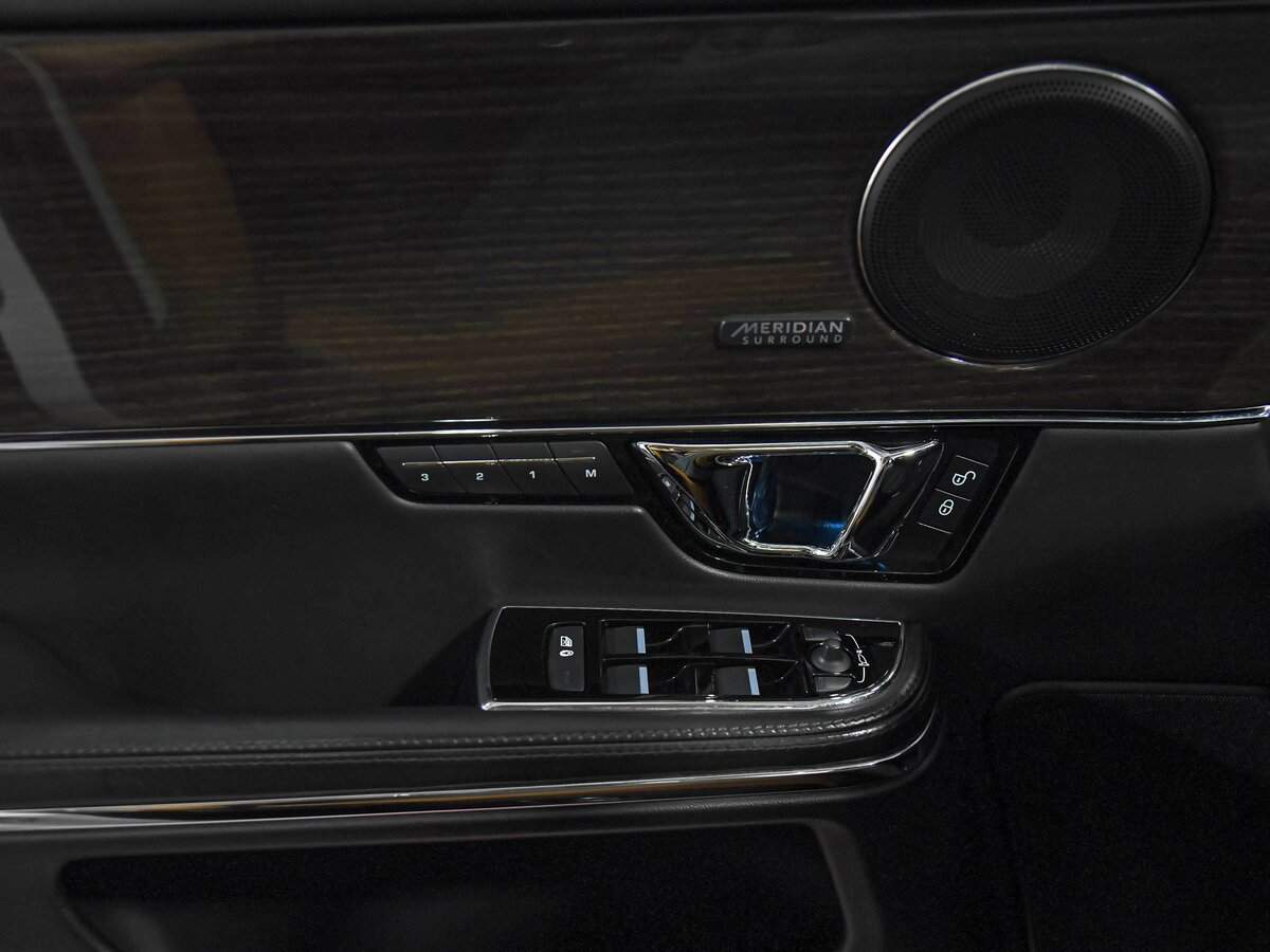 Jaguar XJ 2016 года с пробегом. Фото: #14