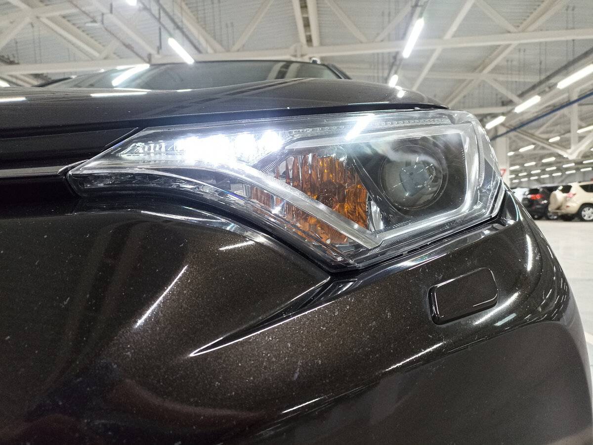 Toyota RAV4 2016 года с пробегом. Фото: #16