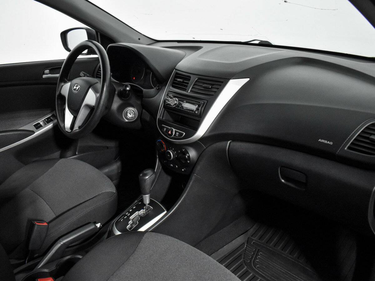 Hyundai Solaris 2012 года с пробегом. Фото: #12