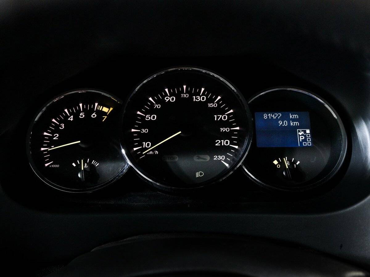 Б/У Рено Флюенс 2012 года. Фото: #8