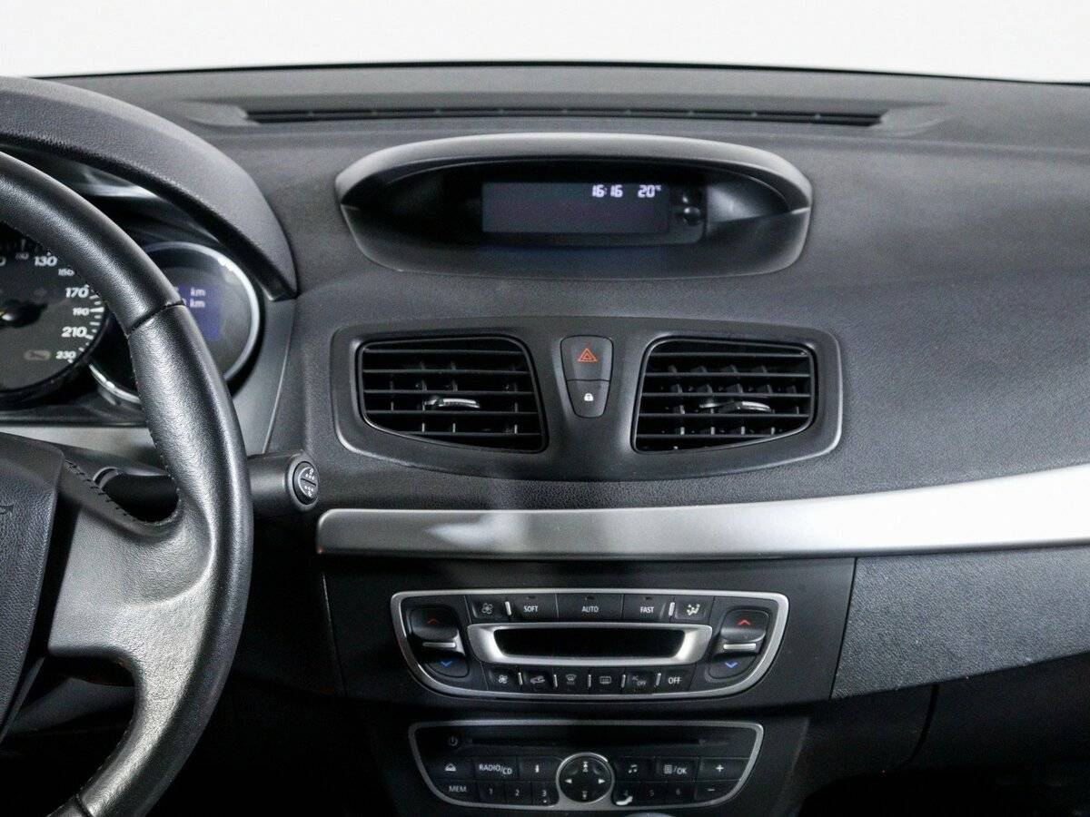 Б/У Рено Флюенс 2012 года. Фото: #10