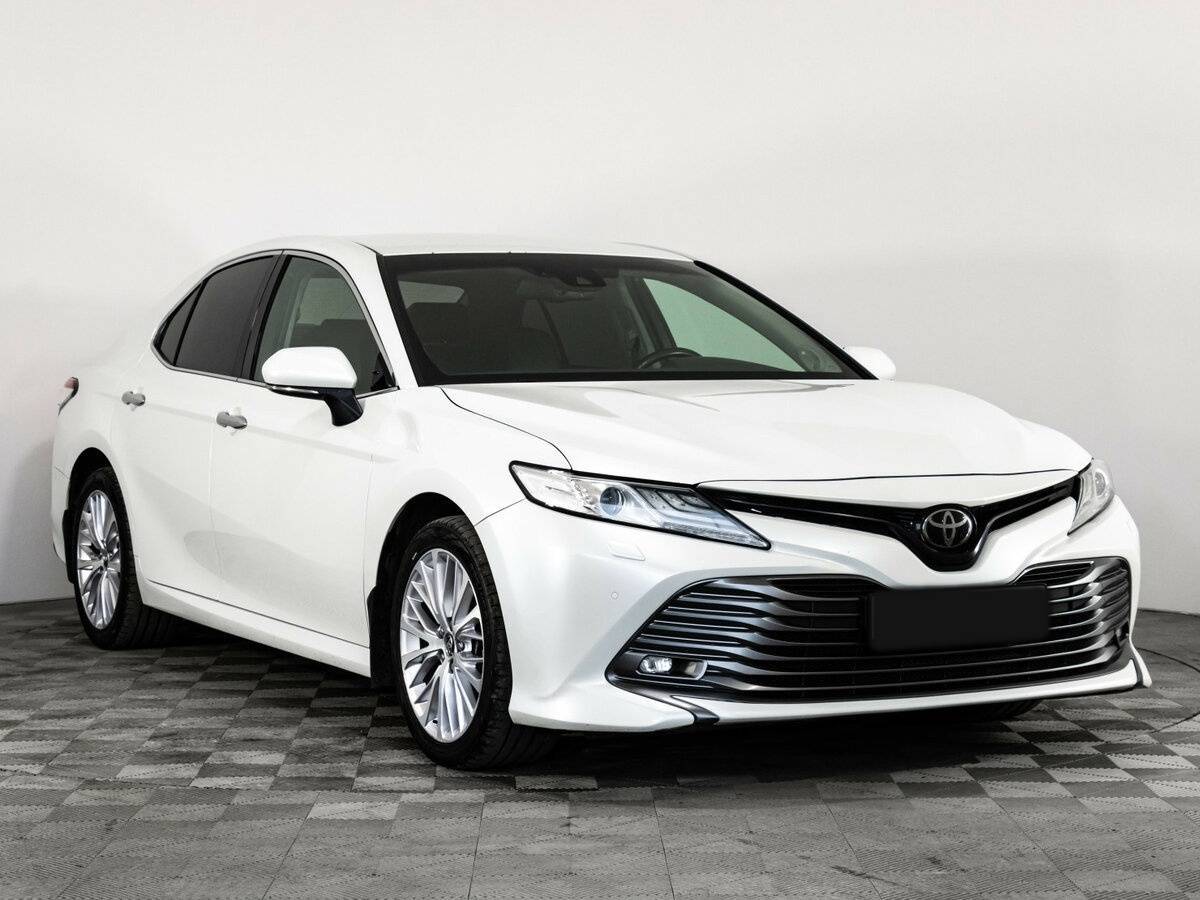Toyota Camry 2018 года с пробегом. Фото: #4