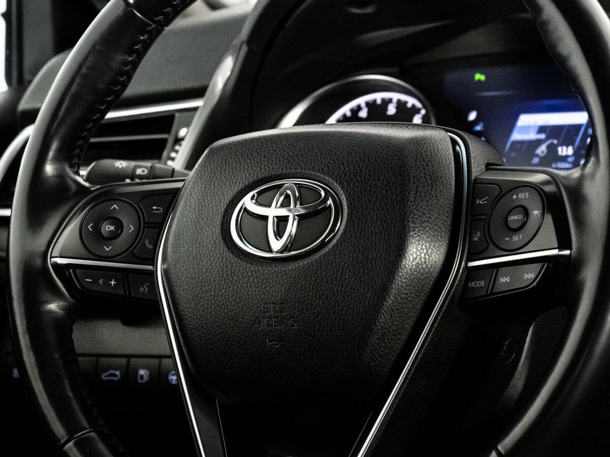 Toyota Camry 2018 года с пробегом. Фото: #13