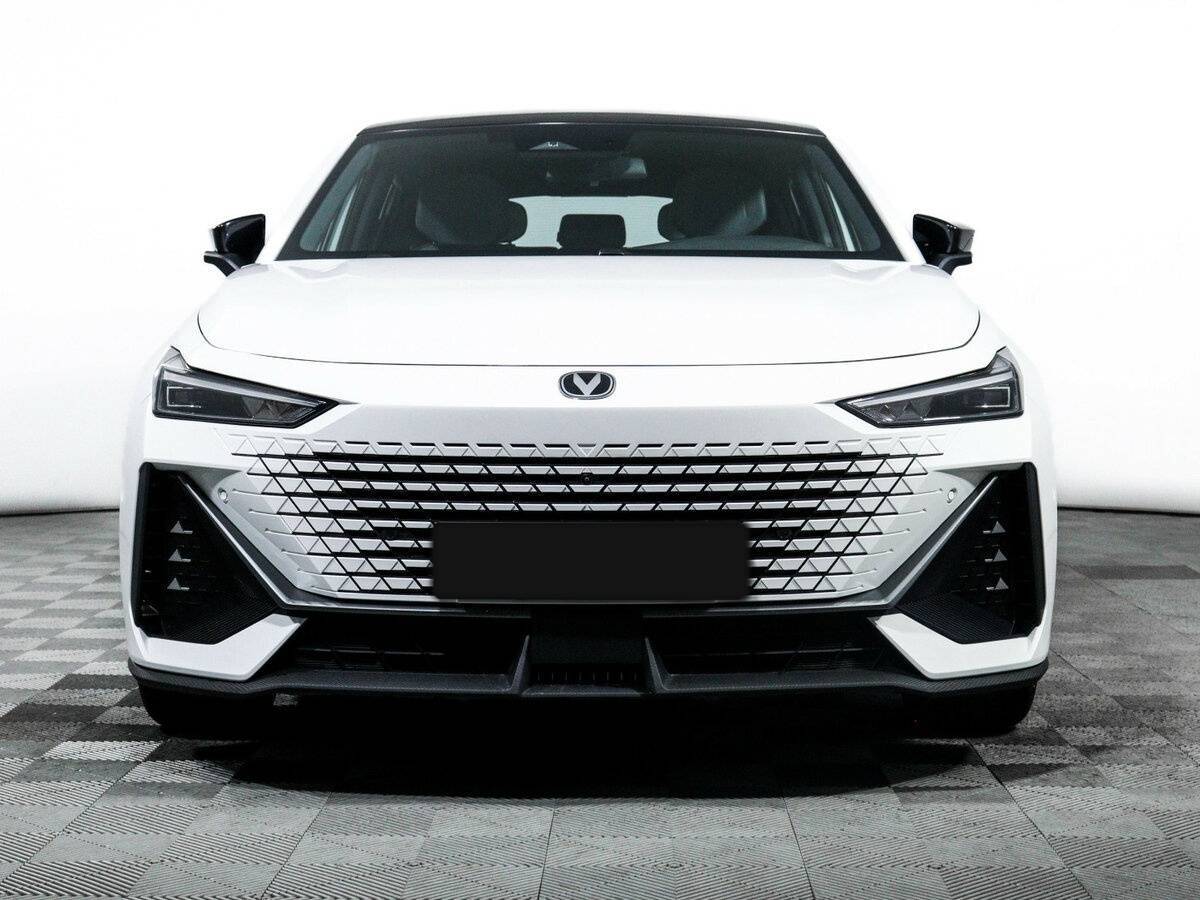 Changan UNI-V 2023 года с пробегом. Фото: #1