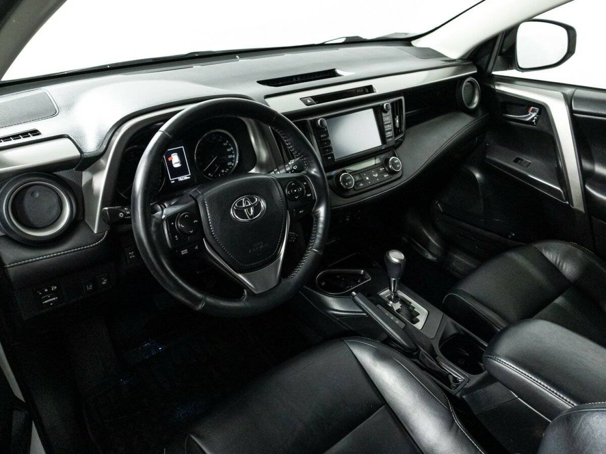 Toyota RAV4 2018 года с пробегом. Фото: #10