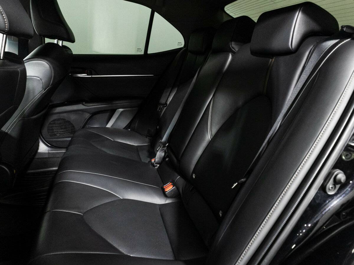 Б/У Тойота Камри 2018 года. Фото: #9