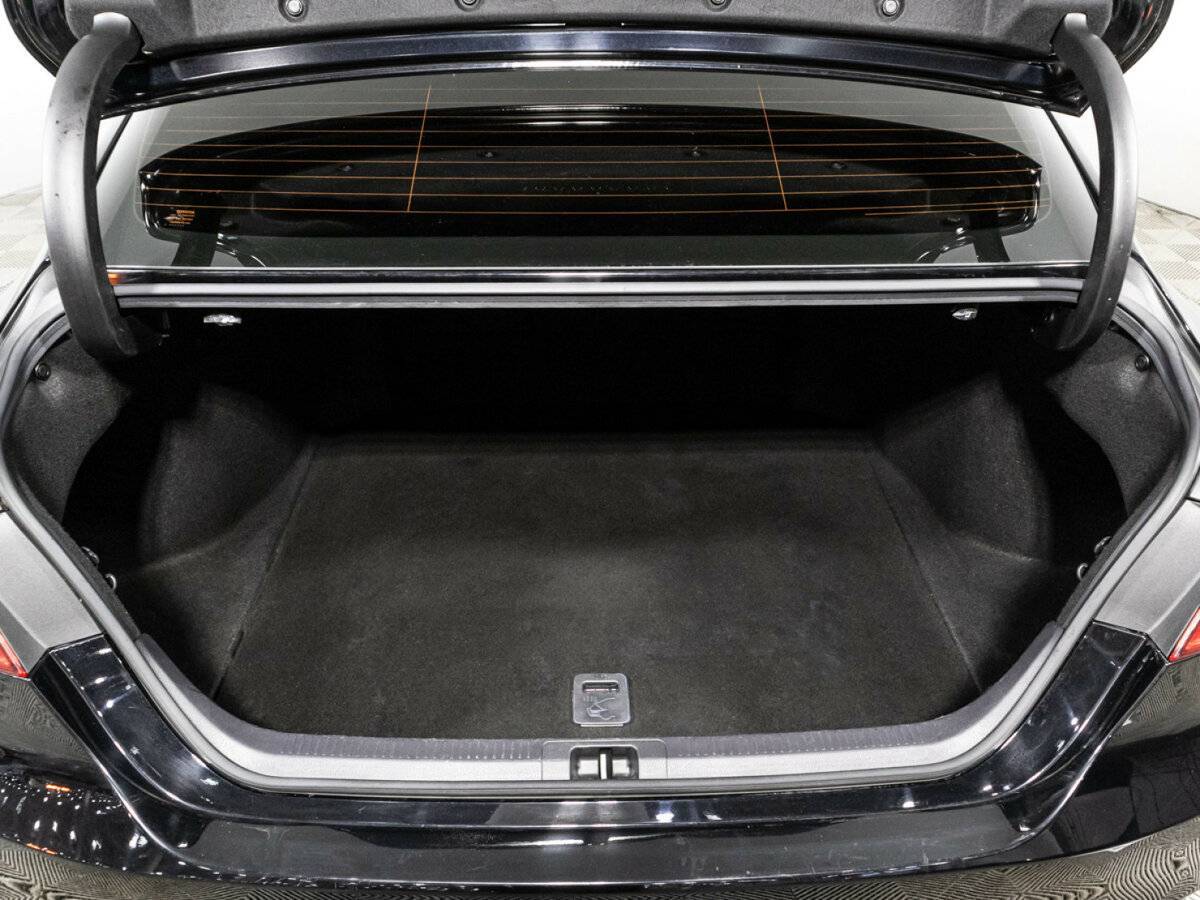 Б/У Тойота Камри 2018 года. Фото: #14