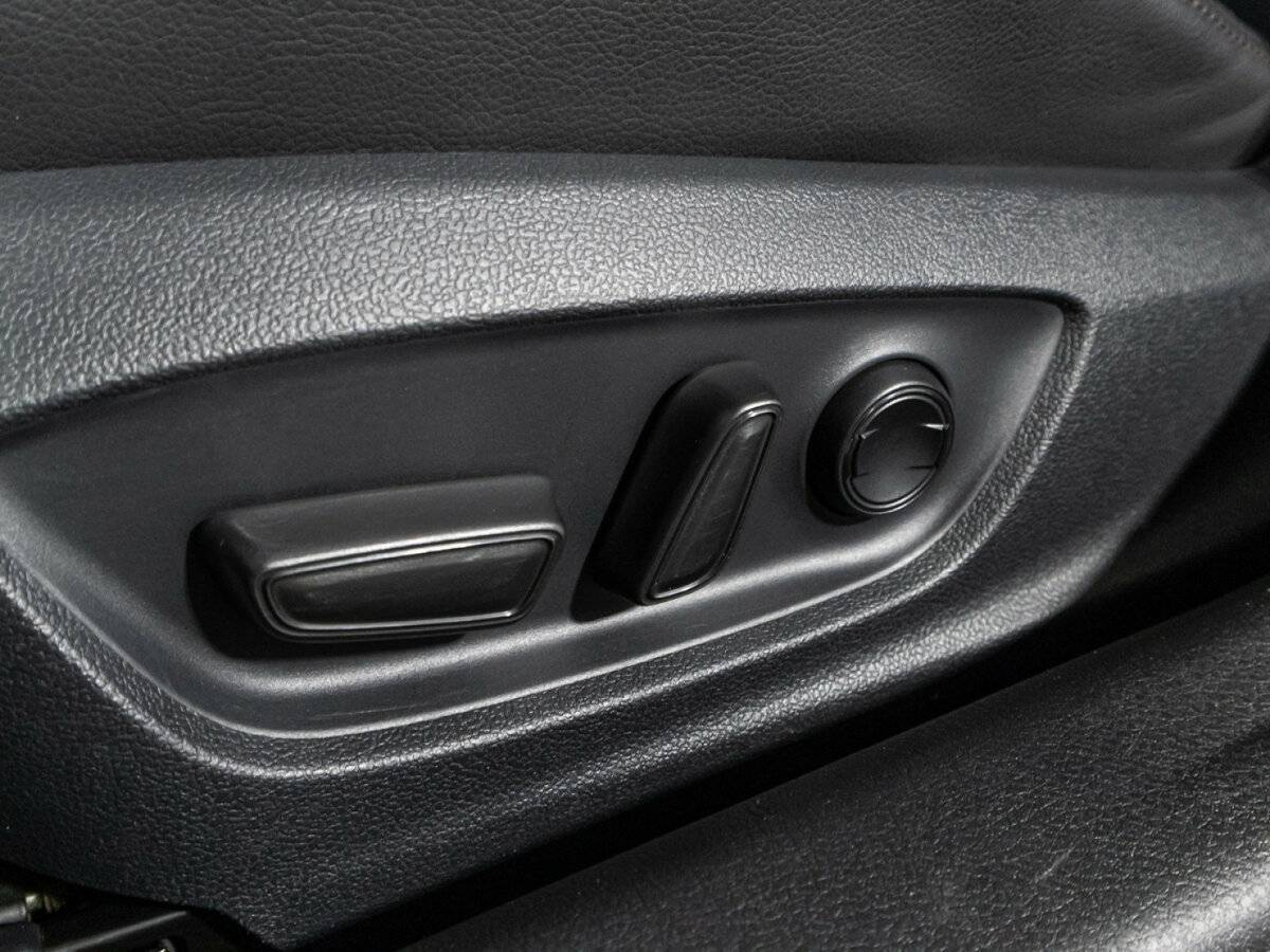 Б/У Тойота Камри 2018 года. Фото: #17