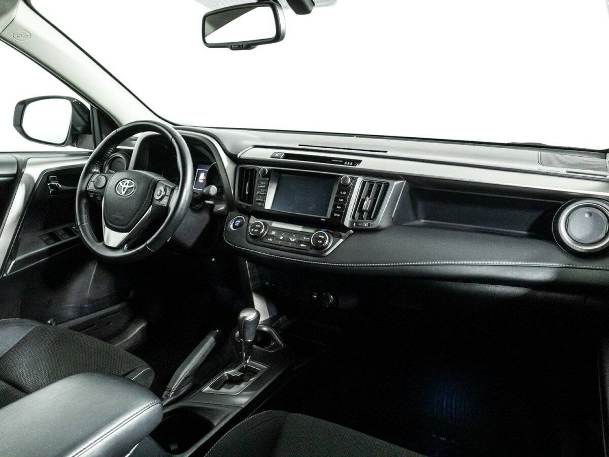 Toyota RAV4 2019 года с пробегом. Фото: #8