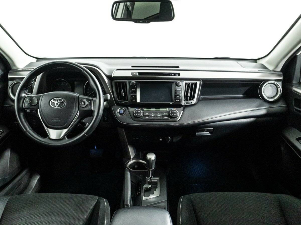 Toyota RAV4 2019 года с пробегом. Фото: #12