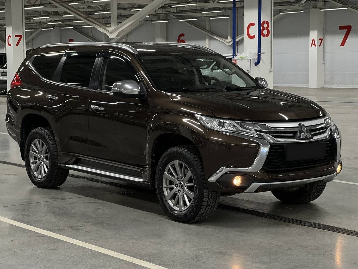 Mitsubishi Pajero Sport 2018 года с пробегом. Фото: #2