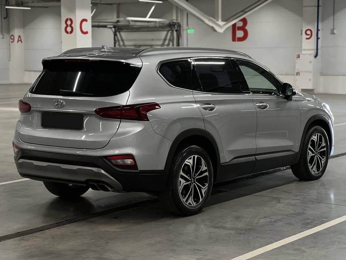 Hyundai Santa Fe 2019 года с пробегом. Фото: #4