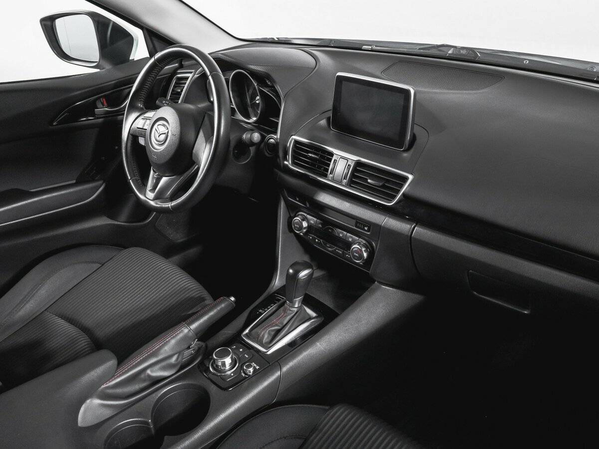 Б/У Мазда 3 2016 года. Фото: #8