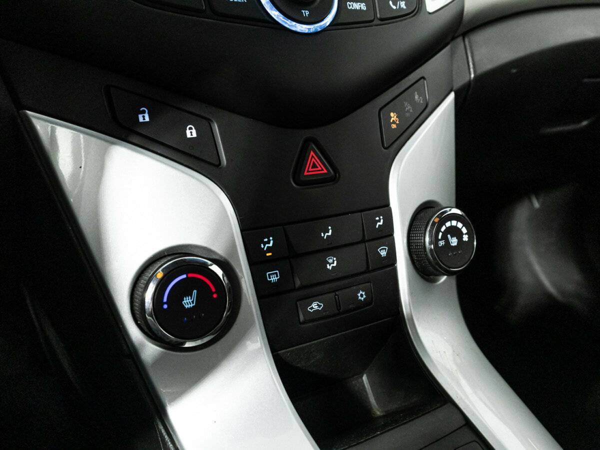 Б/У Шевроле Круз 2015 года. Фото: #16