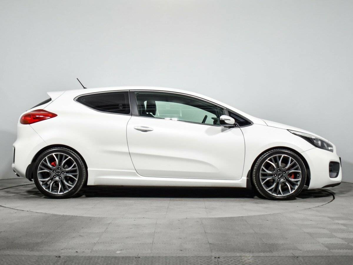 Б/У Киа Сид ГТ 2015 года. Фото: #4