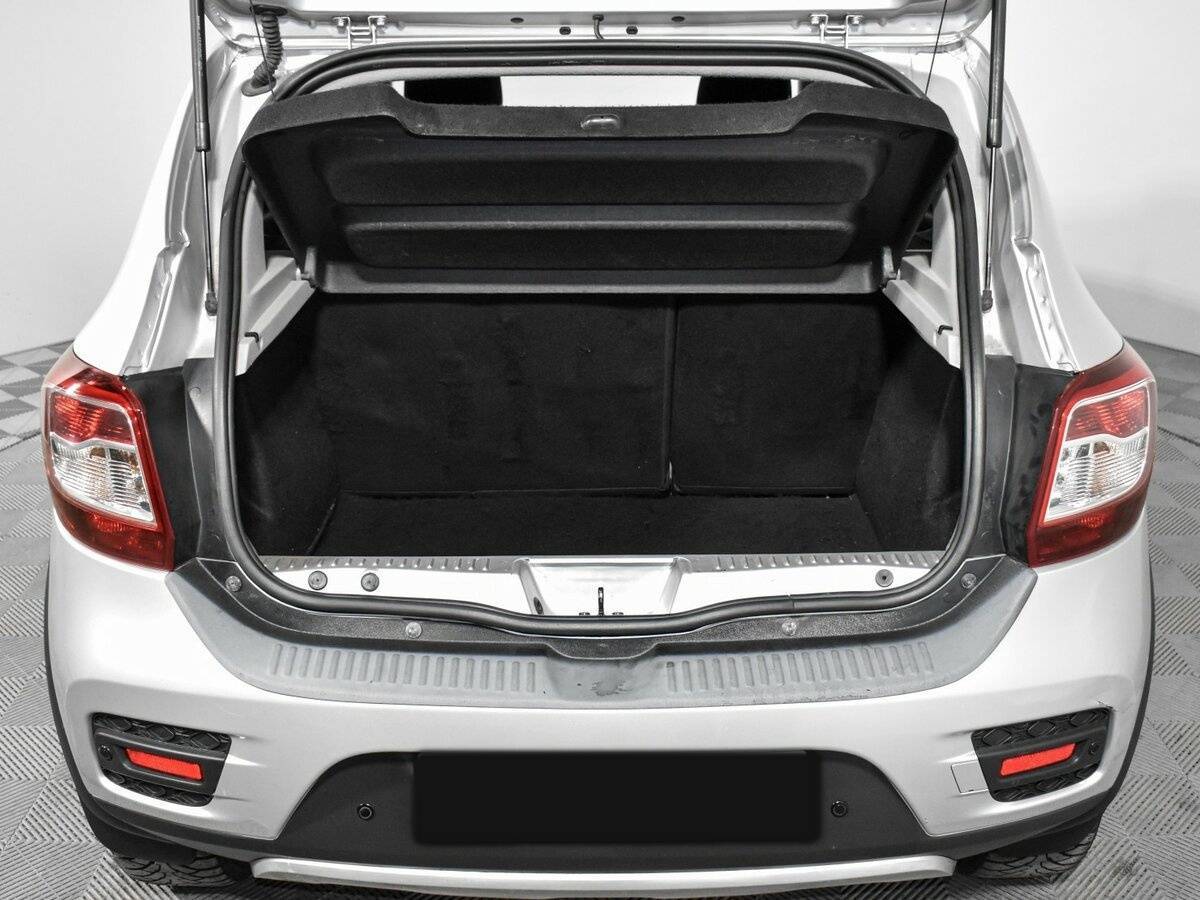 Б/У Рено Сандеро 2017 года. Фото: #17