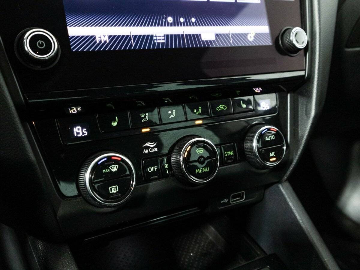 Б/У Шкода Октавия 2019 года. Фото: #17