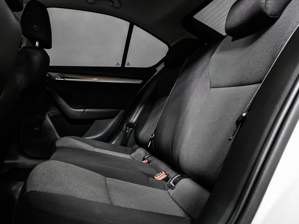 Б/У Шкода Октавия 2014 года. Фото: #12