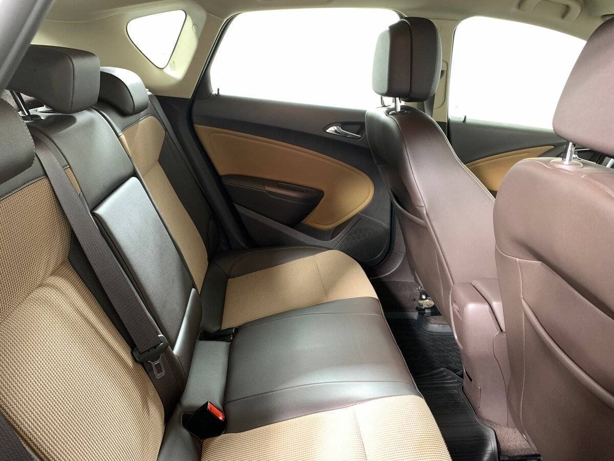 Opel Astra 2013 года с пробегом. Фото: #15