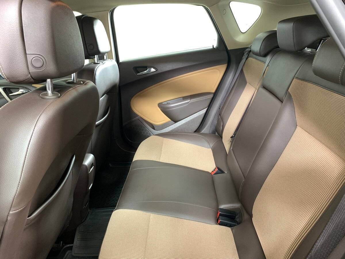 Opel Astra 2013 года с пробегом. Фото: #16