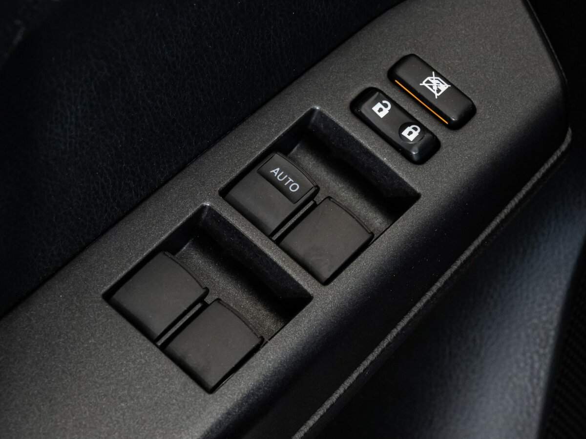 Б/У Тойота Рав4 2018 года. Фото: #17