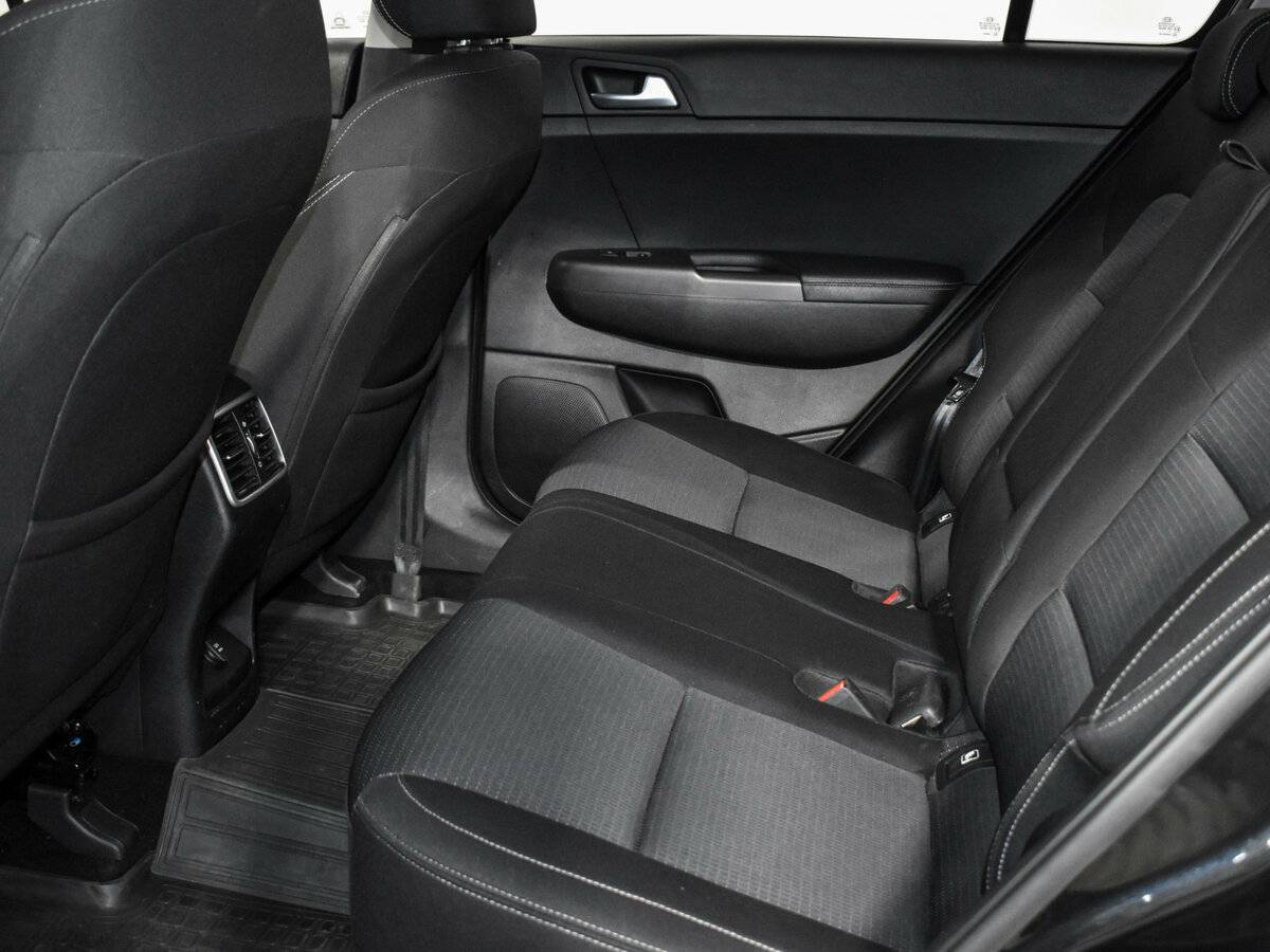 Б/У Киа Спортейдж 2021 года. Фото: #10