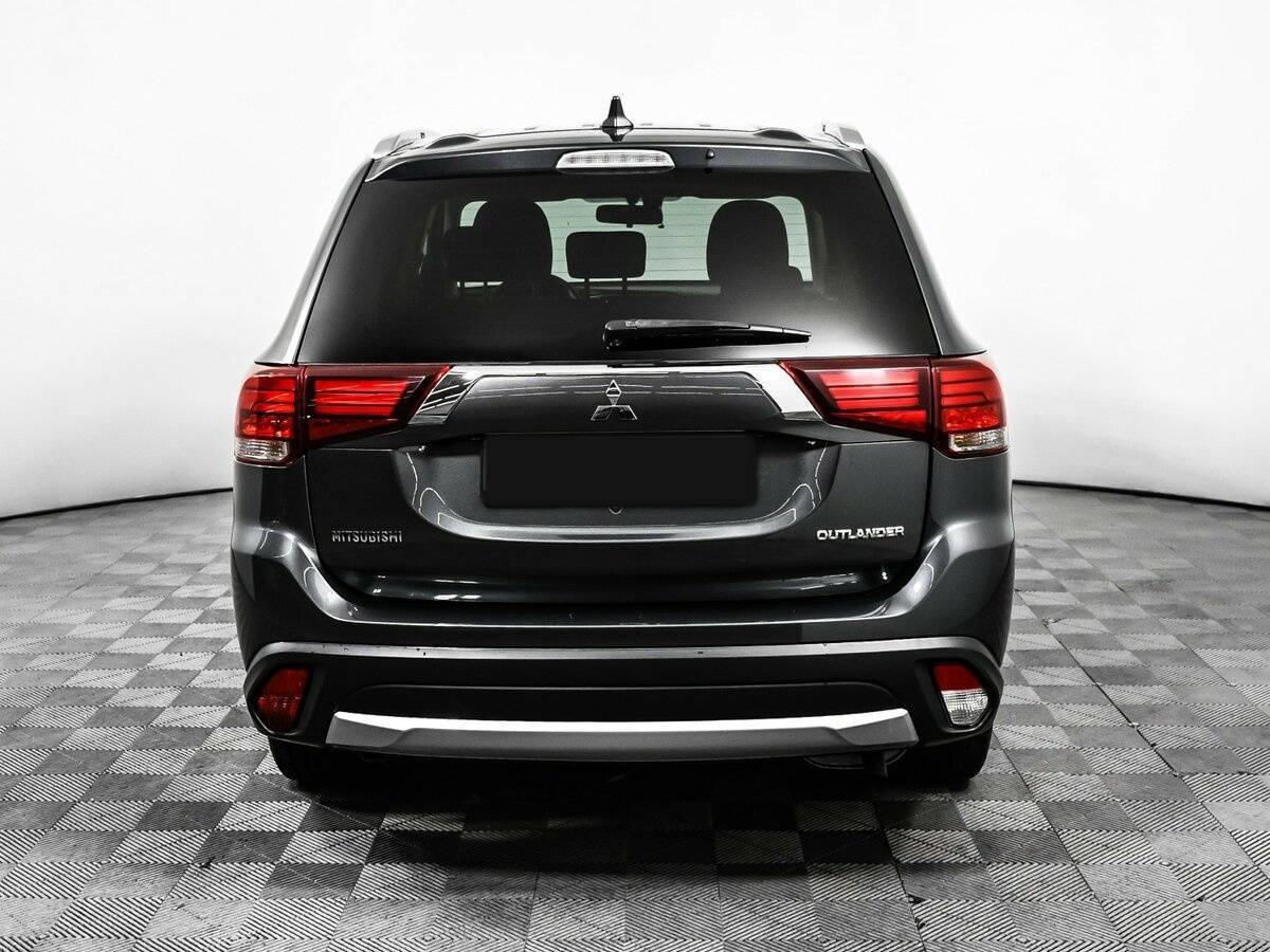 Mitsubishi Outlander 2018 года с пробегом. Фото: #5