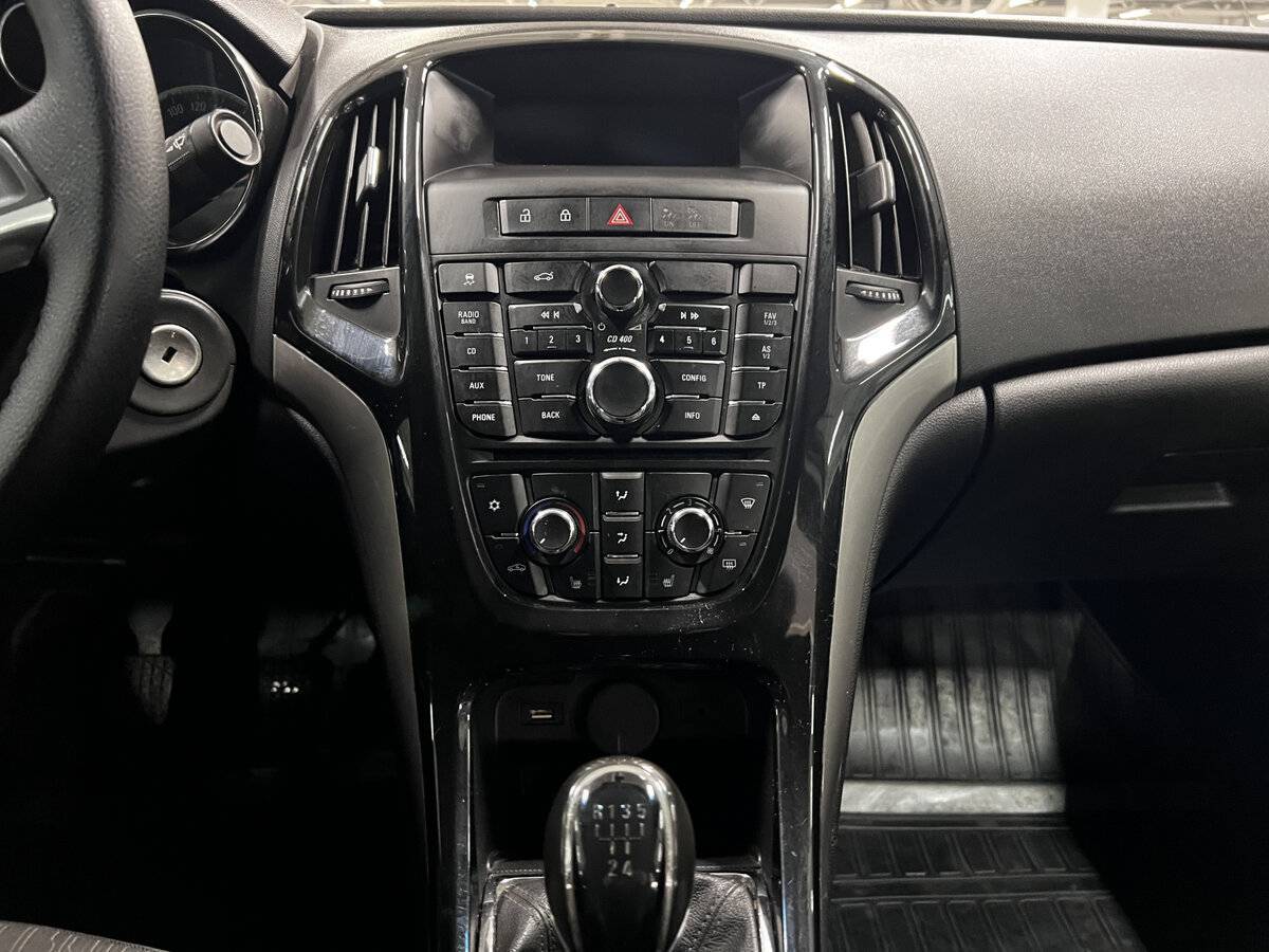 Opel Astra 2013 года с пробегом. Фото: #14