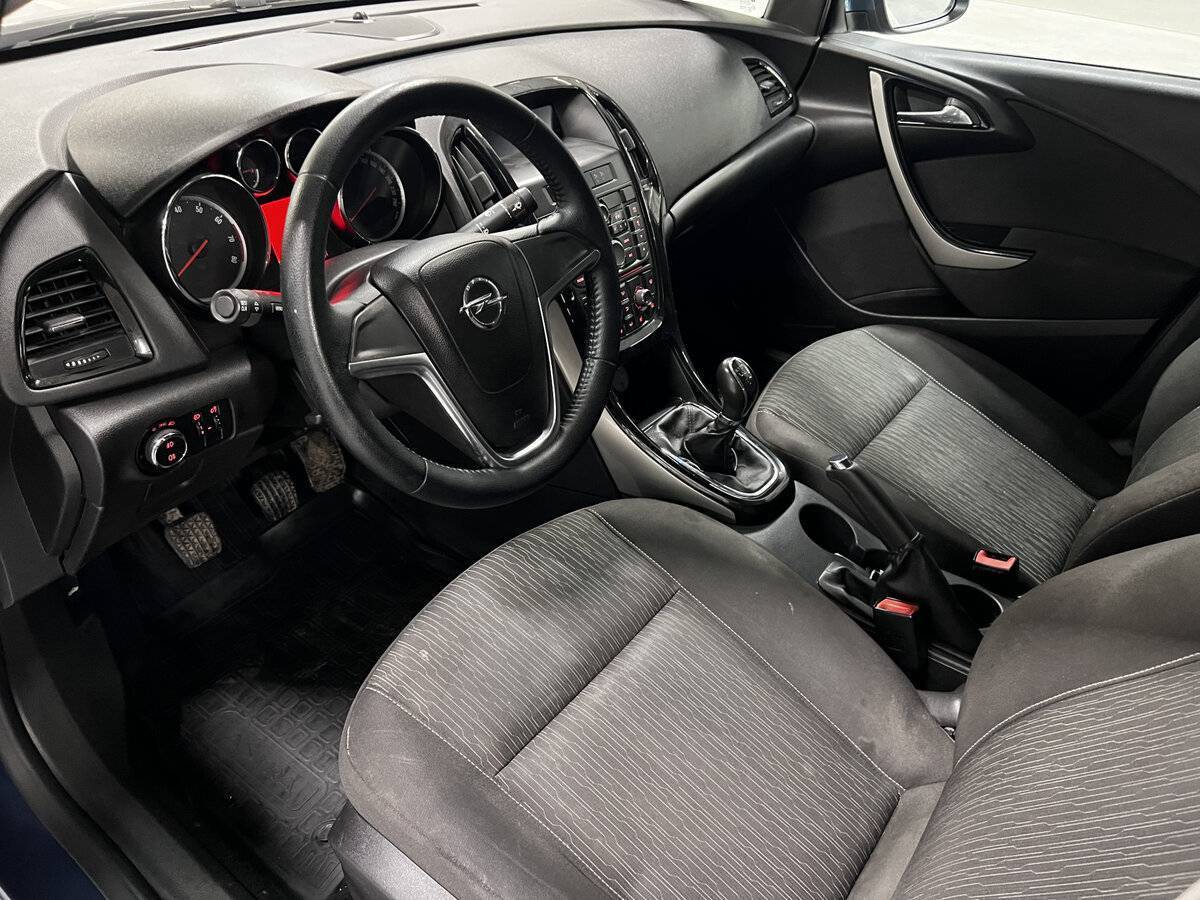 Opel Astra 2013 года с пробегом. Фото: #15