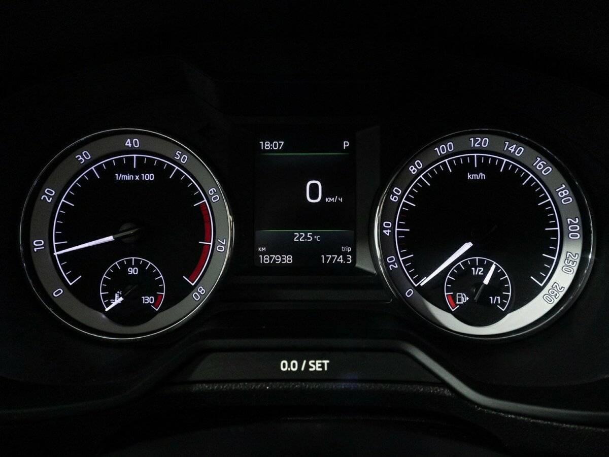 Б/У Шкода Октавия 2017 года. Фото: #11