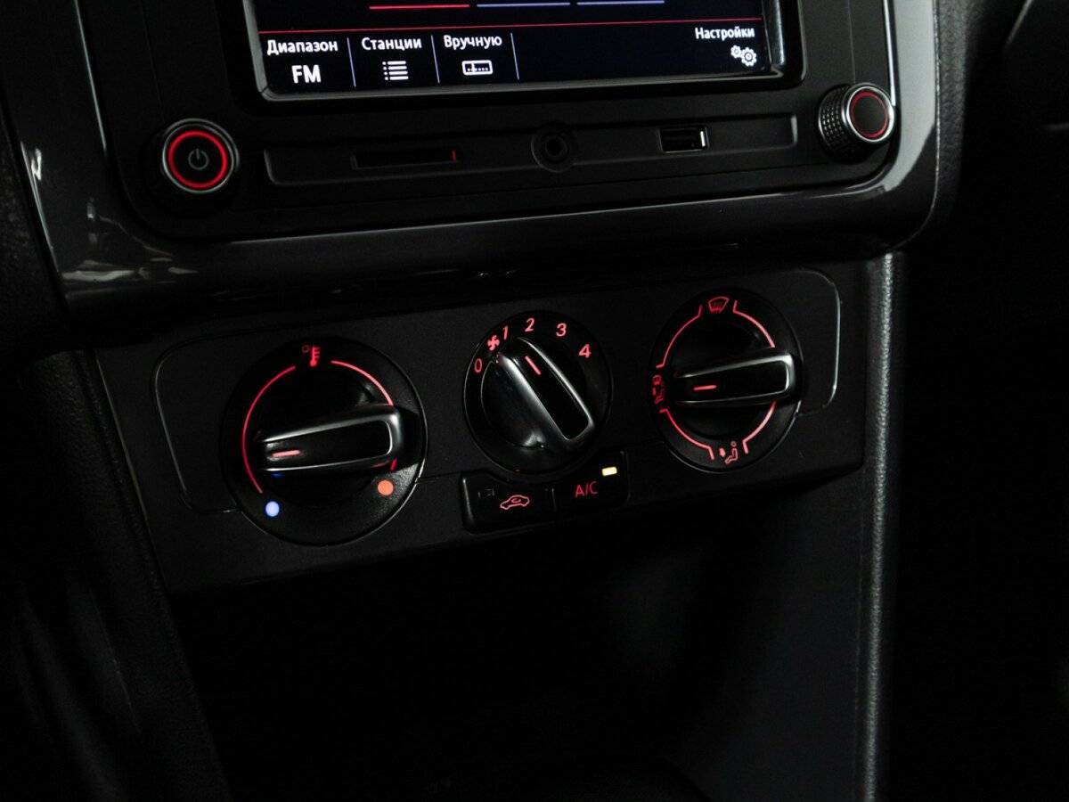 Б/У Фольксваген Поло 2018 года. Фото: #16